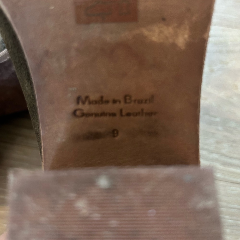 Madewell Janice Suede Bootie in darkest olive - Picture 3 of 8
